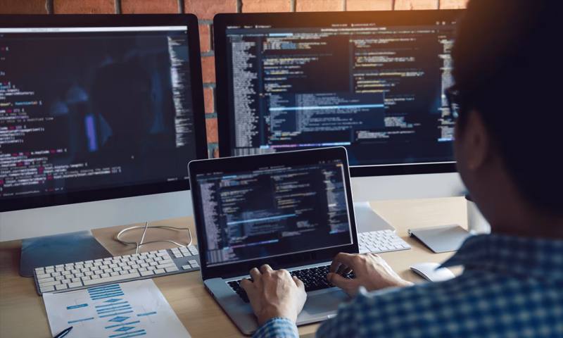 数据科学选型：R与Python如何赋能肇源县网站建设？